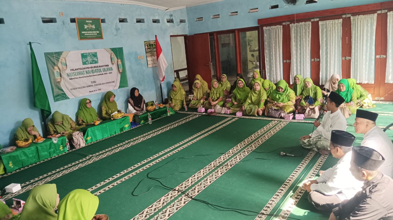 Pelantikan PR Muslimat NU Kemirimuka